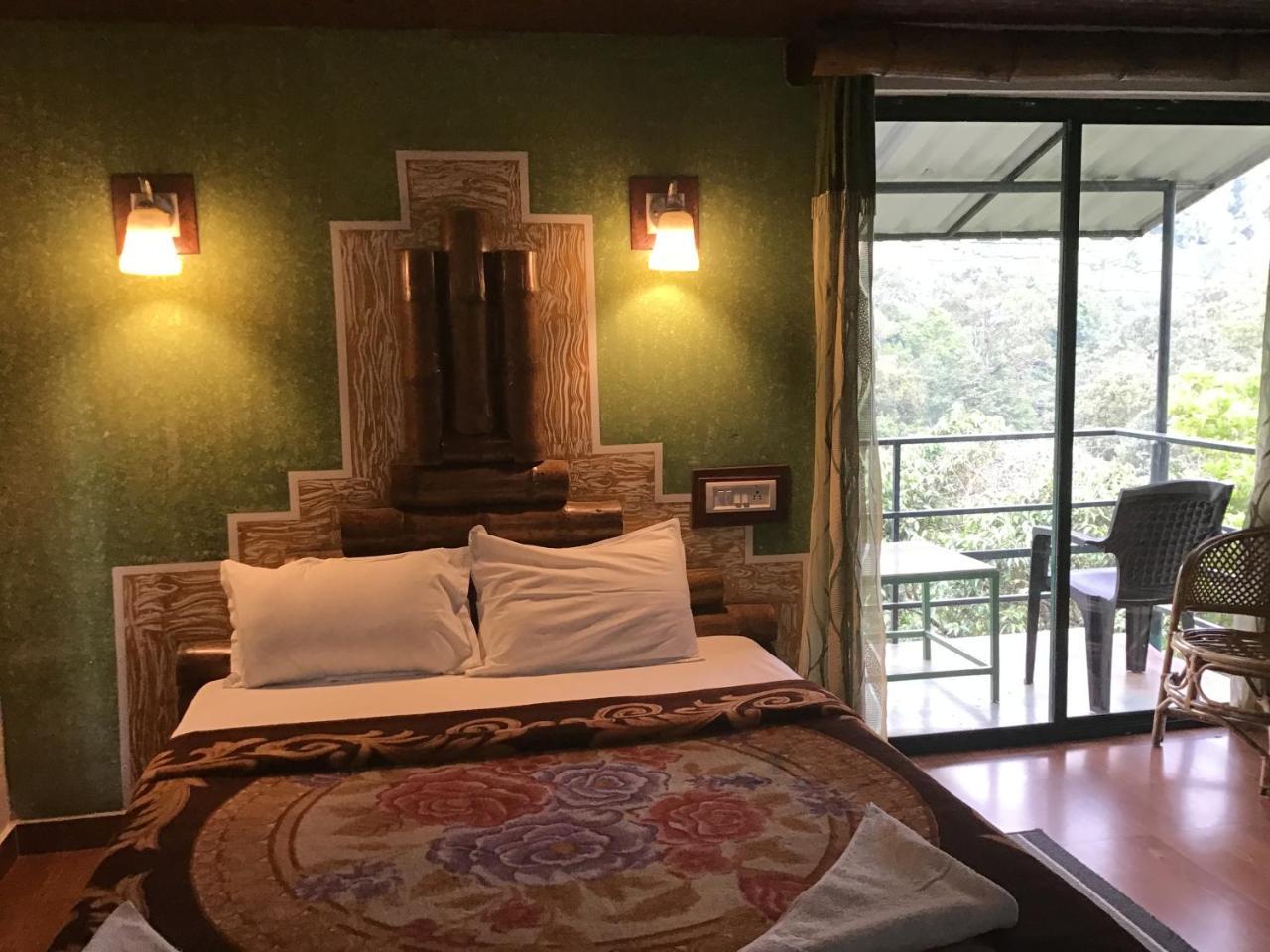 מונאר Wild Elephant Eco Friendly Resort מראה חיצוני תמונה